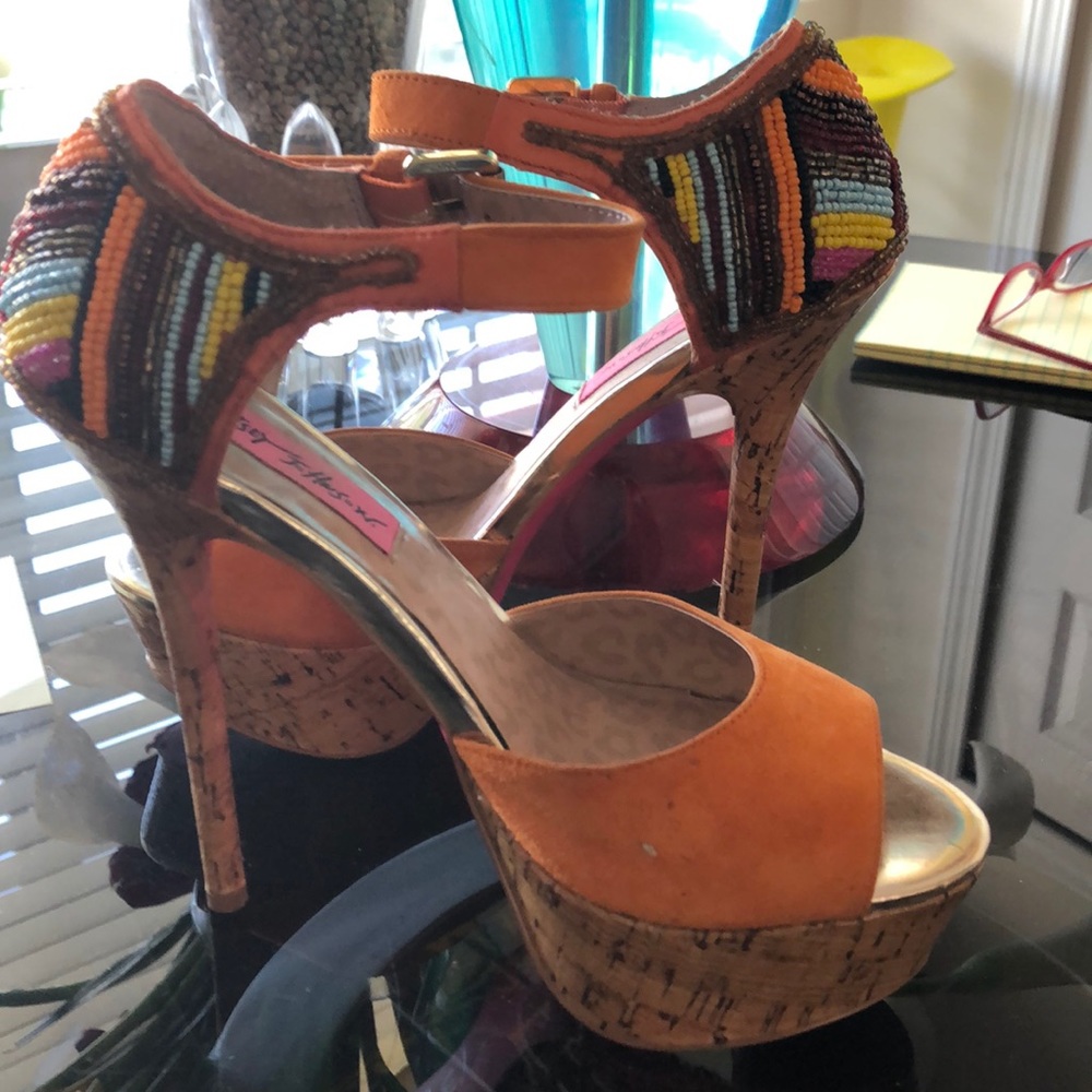 Shoes - Picture 2 of 5